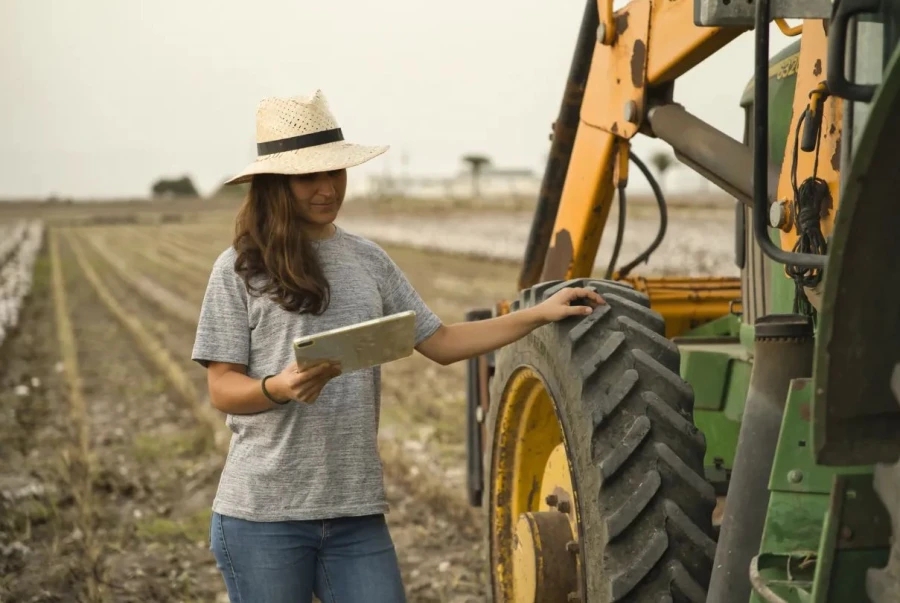 Conferència: Els nous agricultors. Les empreses de serveis a l’agricultura i el seu impacte a l’estructuració del sector